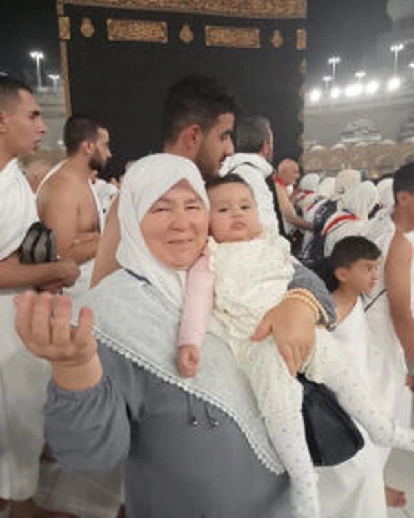 Kâbe-i Muazzama Karşısında Dua - Teksen Turizm